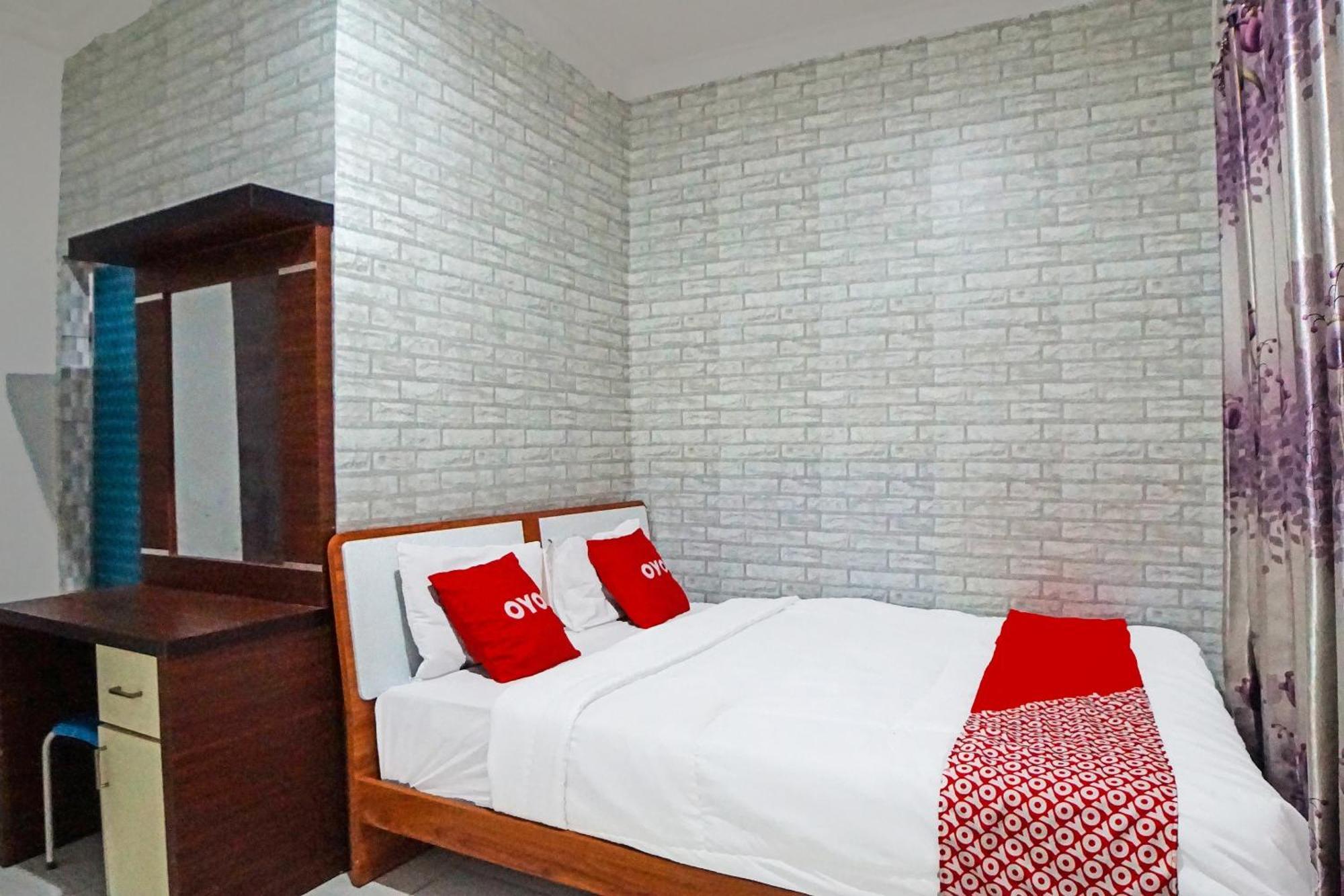 Sunggal Oyo 91418 Kantil Homestay Syariah מראה חיצוני תמונה