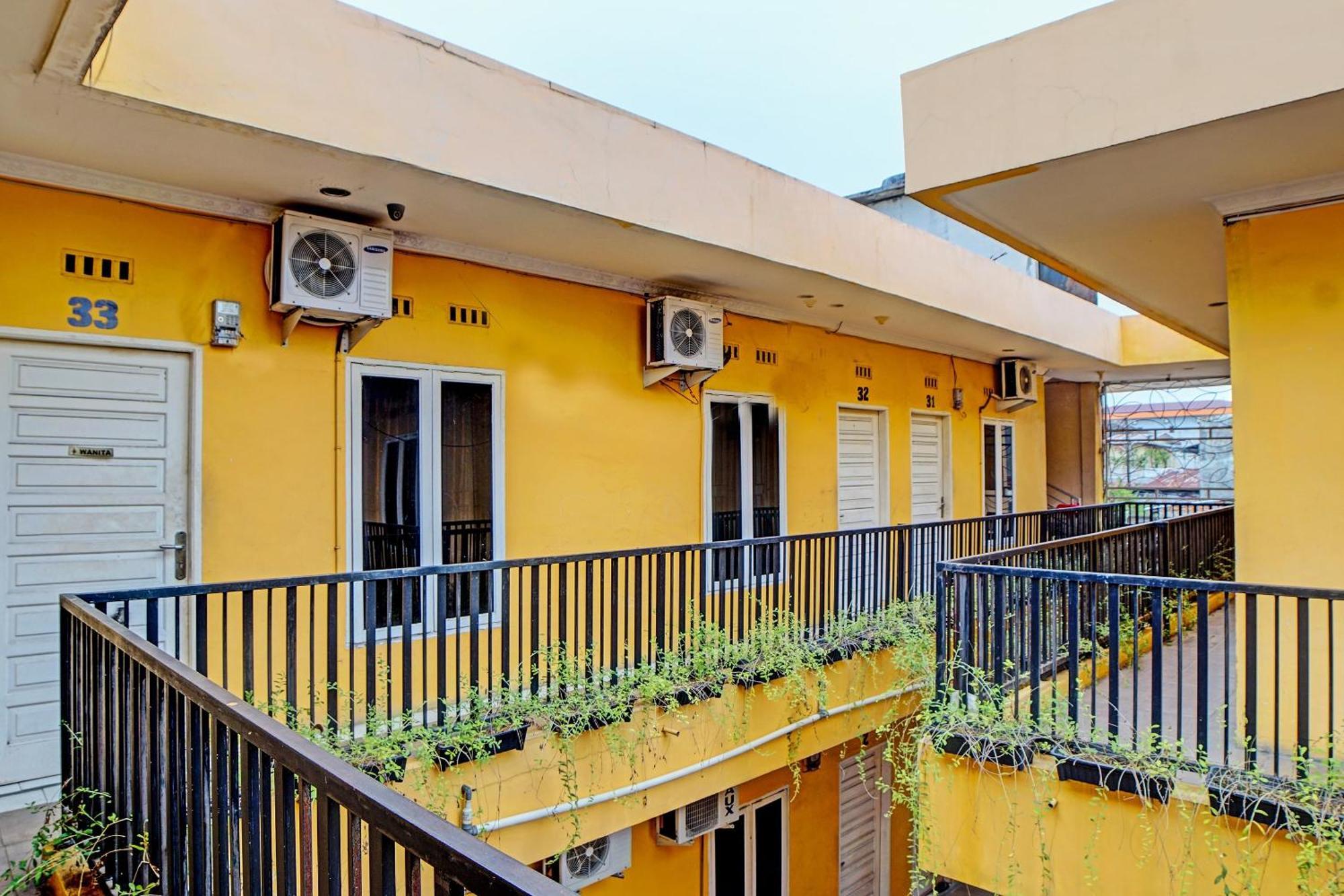 Sunggal Oyo 91418 Kantil Homestay Syariah מראה חיצוני תמונה